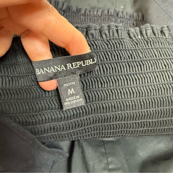 Banana Republic Black Flutter Sleeve Crop Blouse Size Medium Petite - Picture 4 of 7